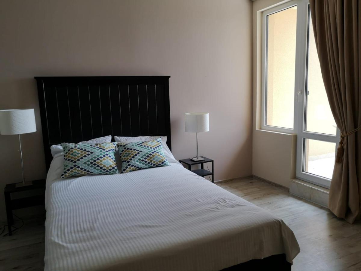 Flora Beach Private Aparthotel Pomorie Exteriör bild