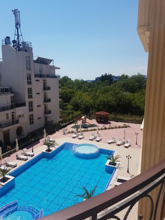 Flora Beach Private Aparthotel Pomorie Exteriör bild