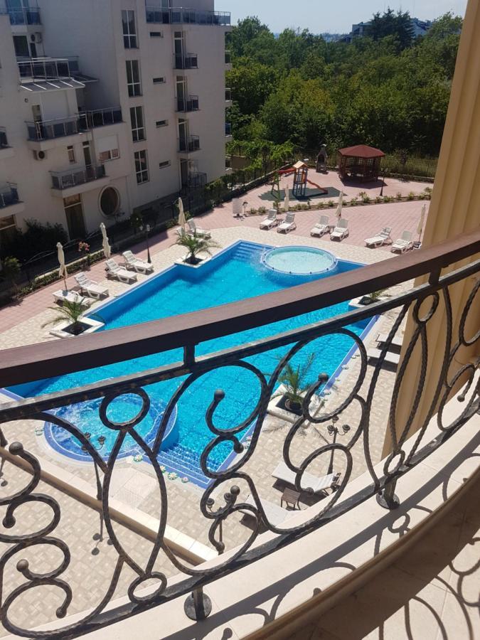 Flora Beach Private Aparthotel Pomorie Exteriör bild