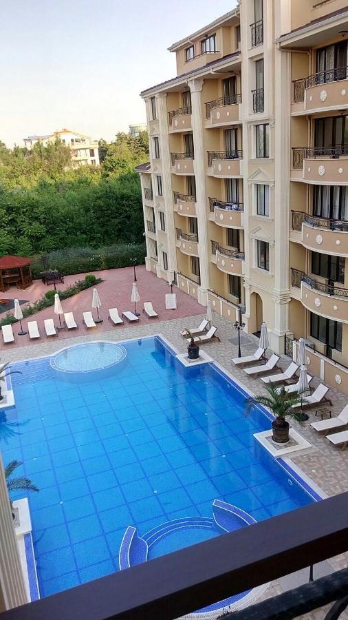 Flora Beach Private Aparthotel Pomorie Exteriör bild