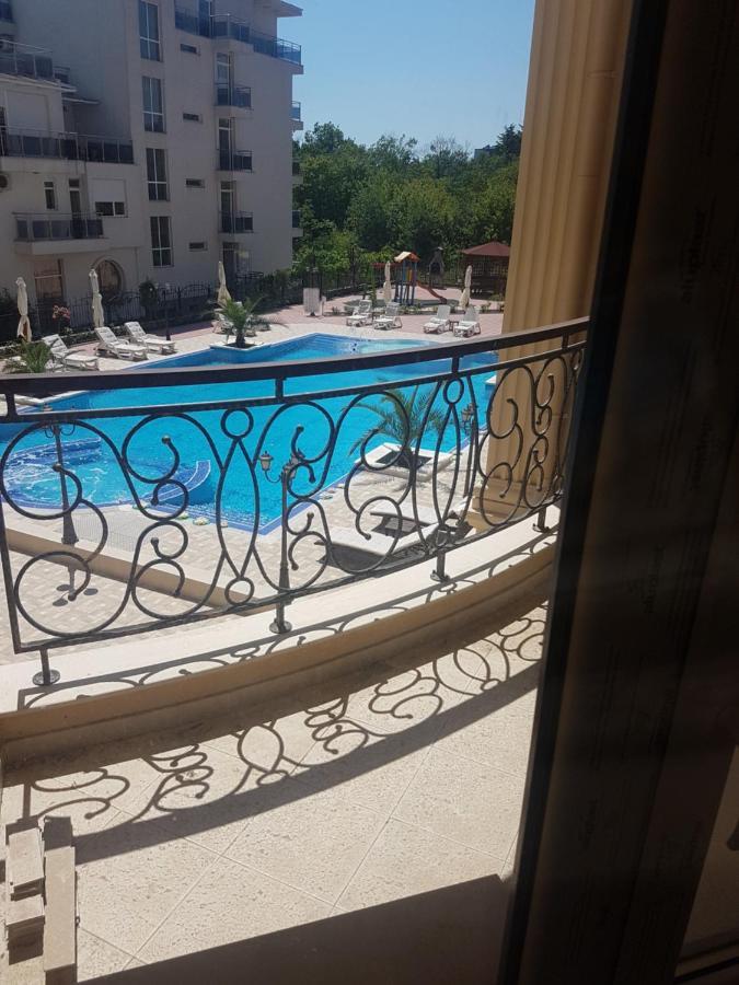 Flora Beach Private Aparthotel Pomorie Exteriör bild