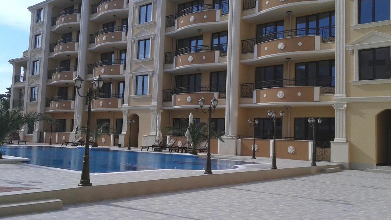 Flora Beach Private Aparthotel Pomorie Exteriör bild