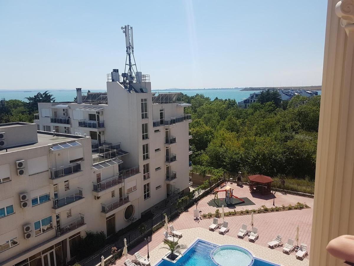 Flora Beach Private Aparthotel Pomorie Exteriör bild
