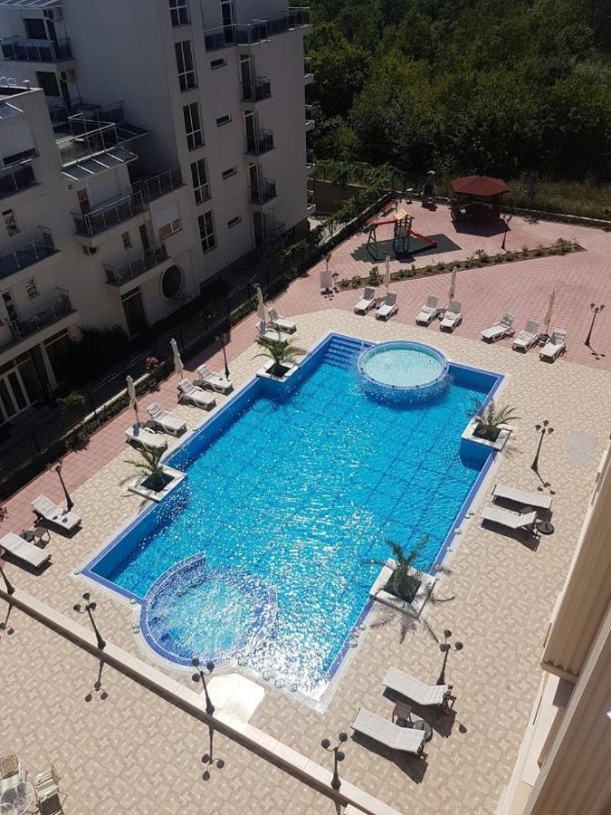 Flora Beach Private Aparthotel Pomorie Exteriör bild