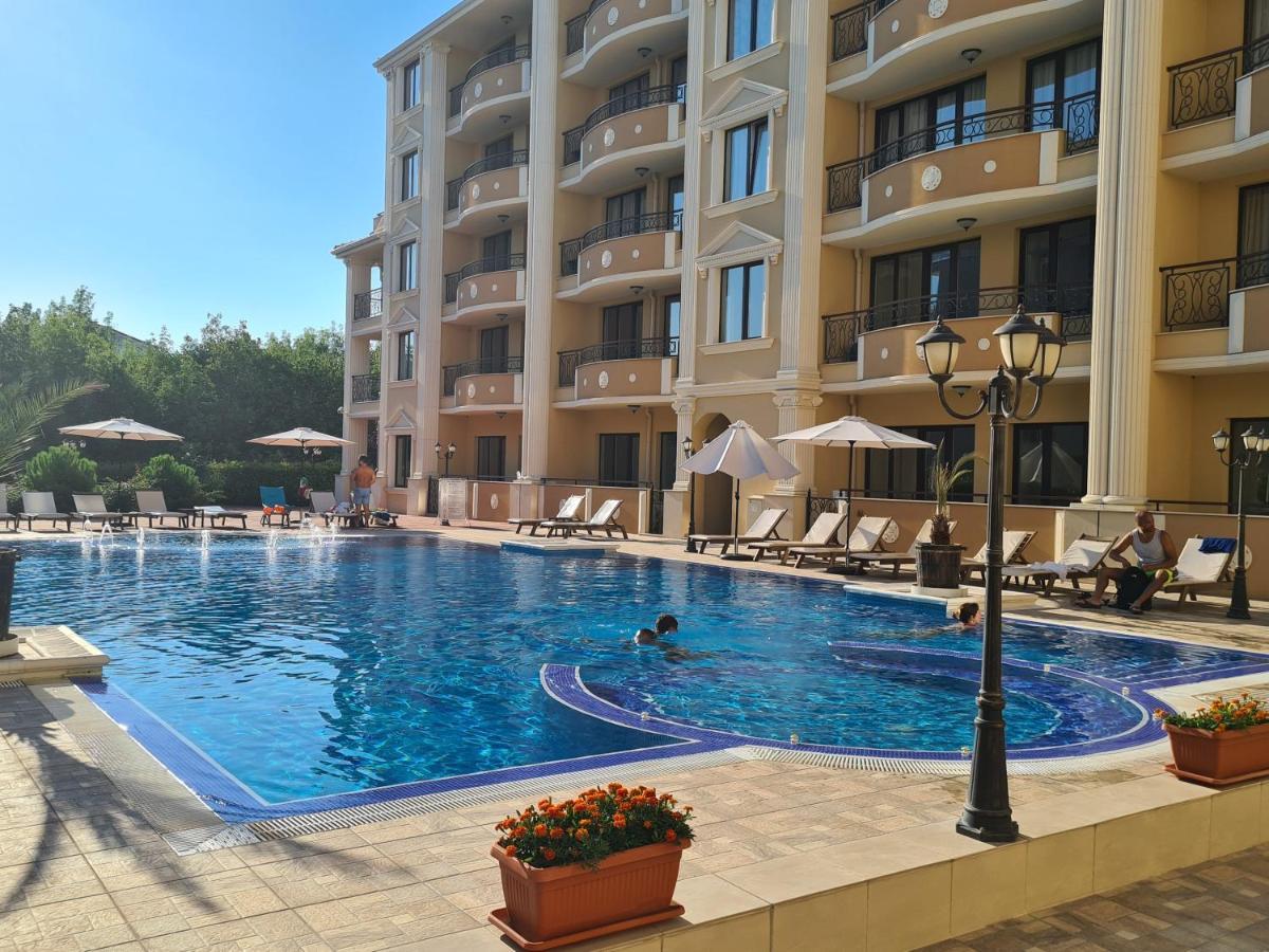 Flora Beach Private Aparthotel Pomorie Exteriör bild