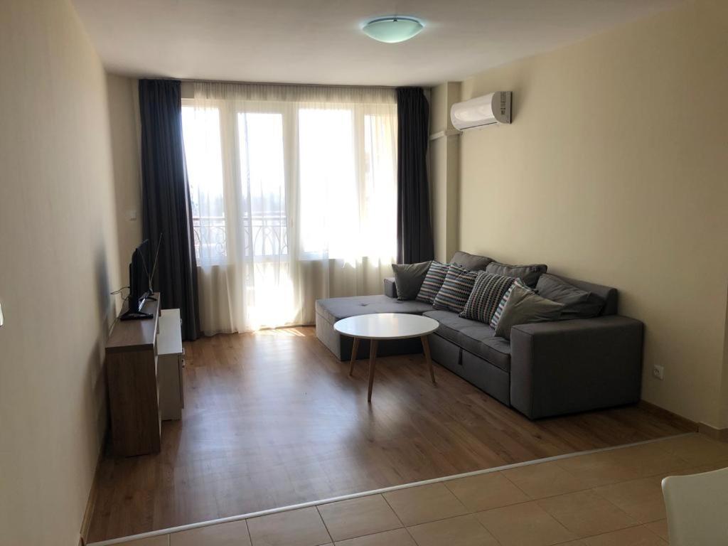 Flora Beach Private Aparthotel Pomorie Exteriör bild