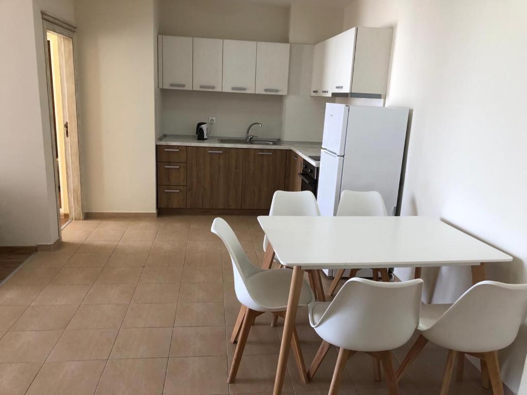 Flora Beach Private Aparthotel Pomorie Exteriör bild
